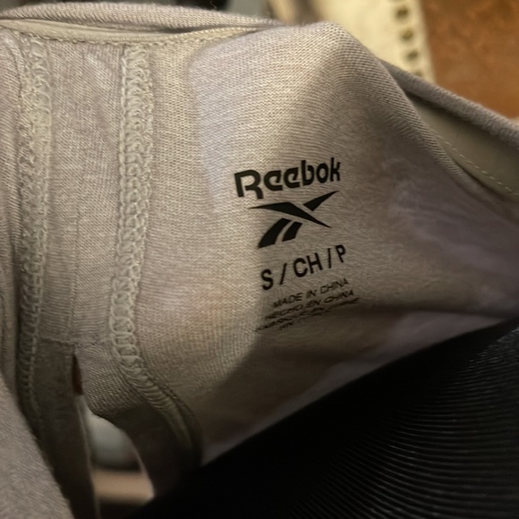 Open Back Reebok Workout Top - Picture 3 of 3